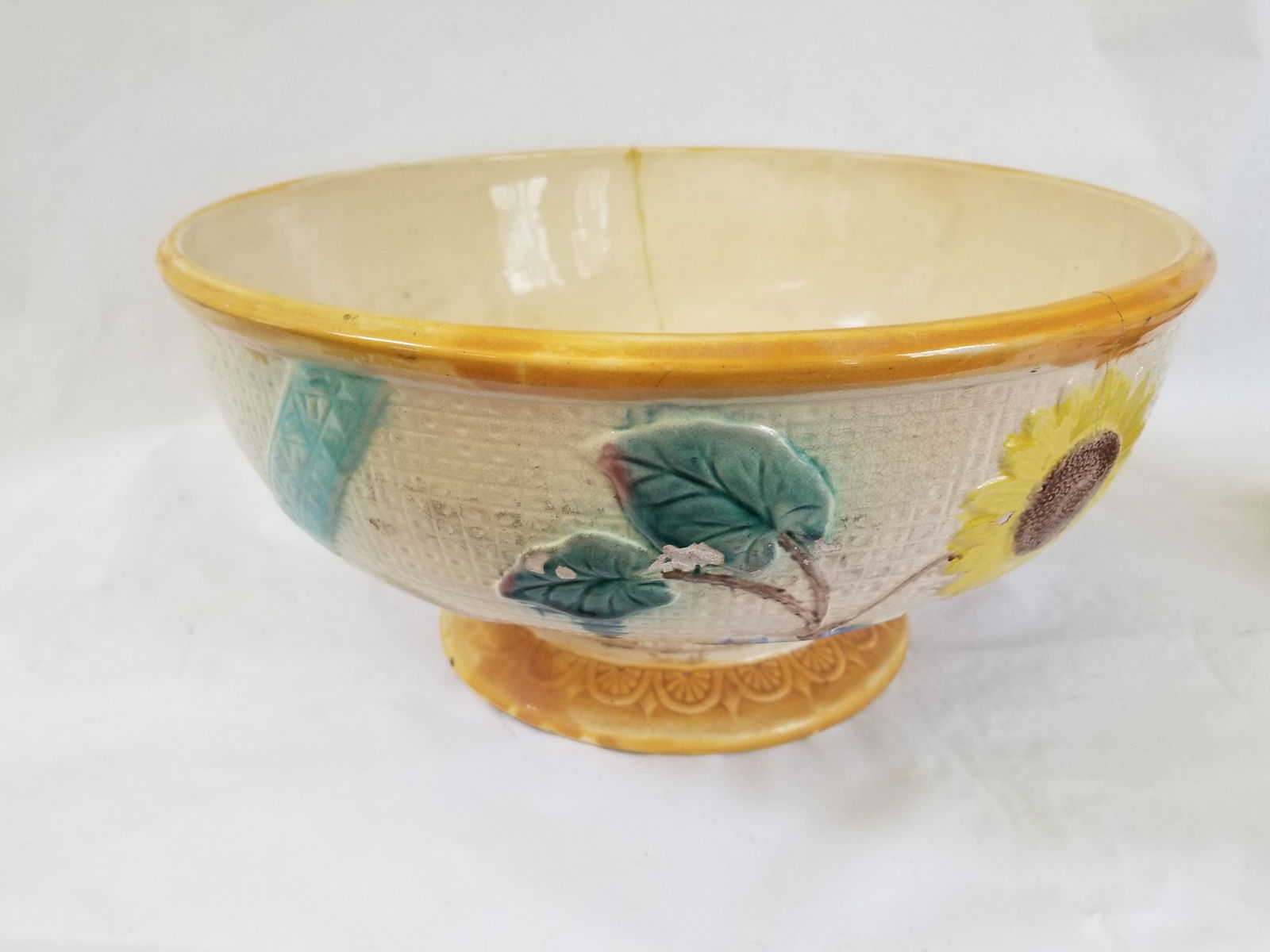 Majolica punchbowl, 13" diameter - 3