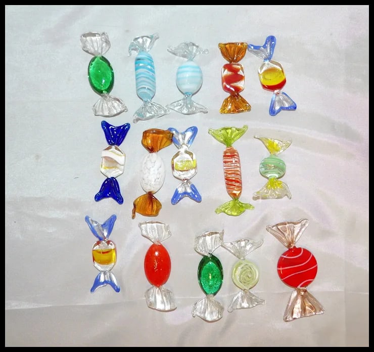 Bleikristall Cranberry Candy Bowl with Murano Glass Candies - 3