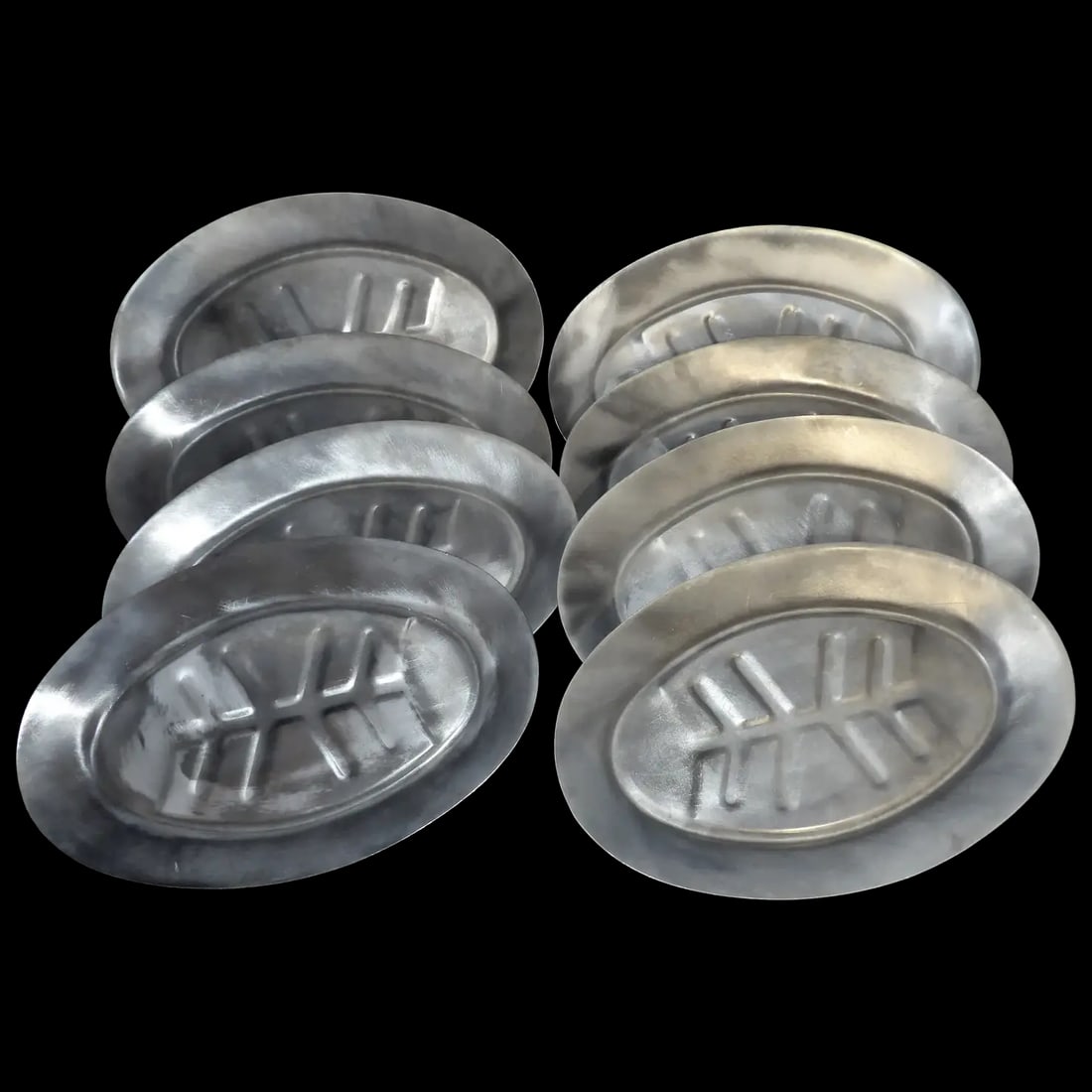 Vintage Aluminum Sizzle Steak/ Enchilada Platters with Wood Carrying Base Made in Taiwan Republic of (1 of 9)