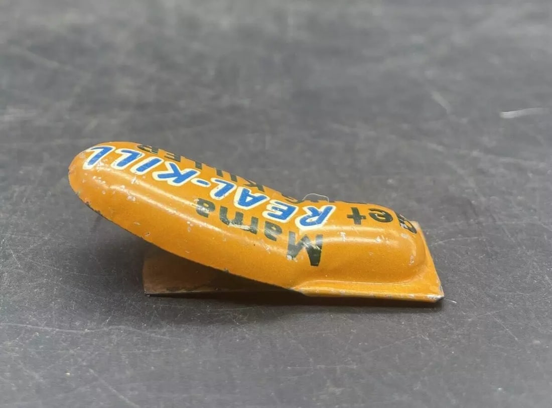 VINTAGE TIN LITHO CLICKER CLACKER NOISEMAKER MAMA GET REAL KILL Bug Killer - 5