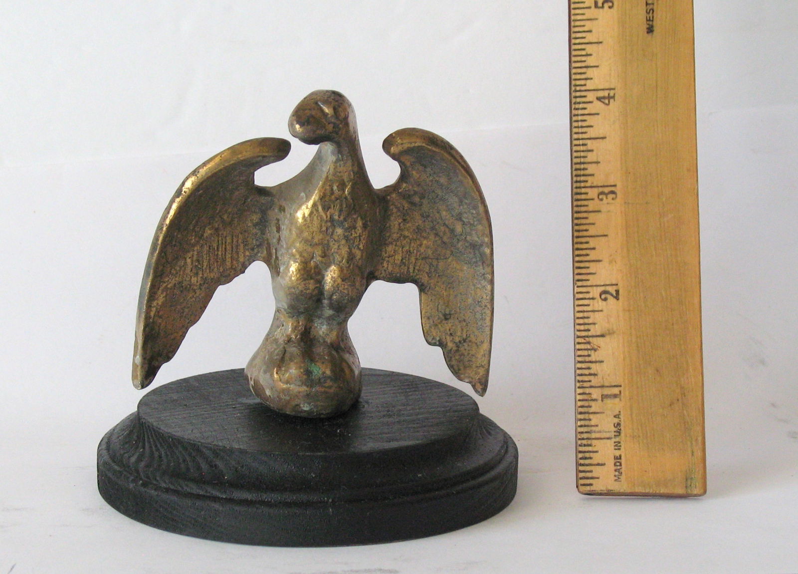 Vintage cast brass eagle paper weight. - 4