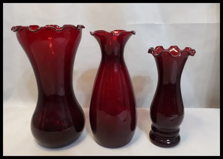 Anchor Hocking Royal Ruby Ruffled Top Vases - 2