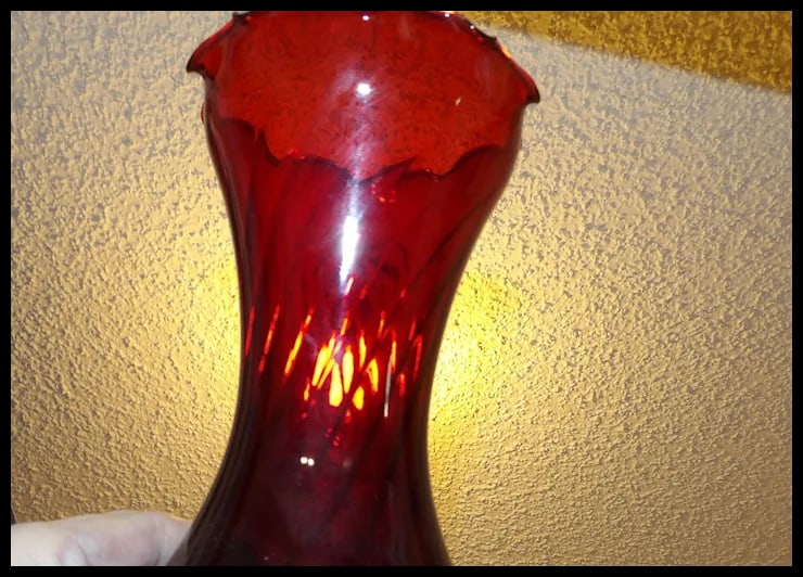 Anchor Hocking Royal Ruby Ruffled Top Vases - 7