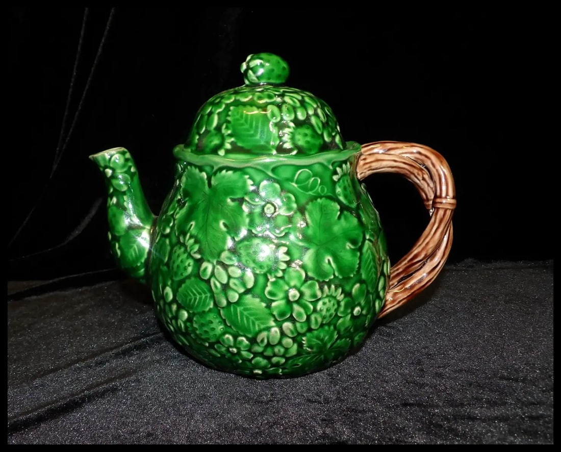 Haddon Group 1983 Green Strawberry Leaves and Flowers Teapot - 2