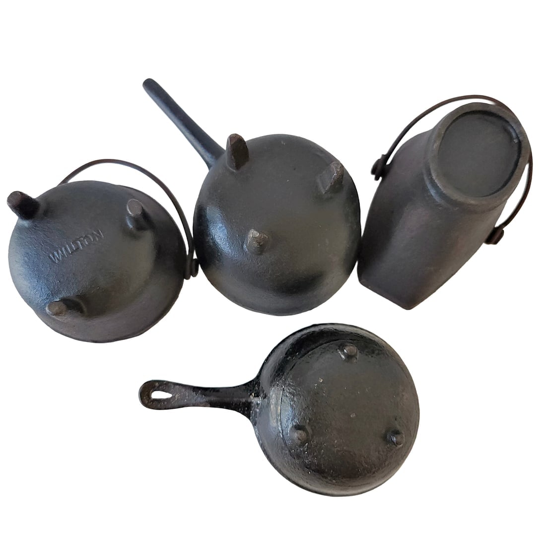 Vintage Cast Iron Miniature Cauldrons Skillet and Coal Scuttle - 4