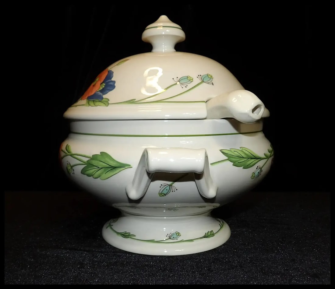 7 7/8”Tureen & Lid Amapola Pattern by Villeroy & Boch - 3
