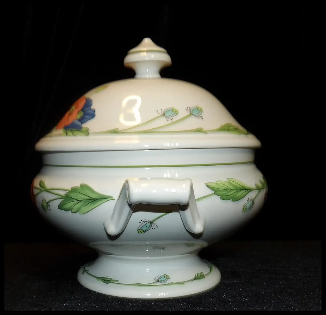 7 7/8”Tureen & Lid Amapola Pattern by Villeroy & Boch - 5