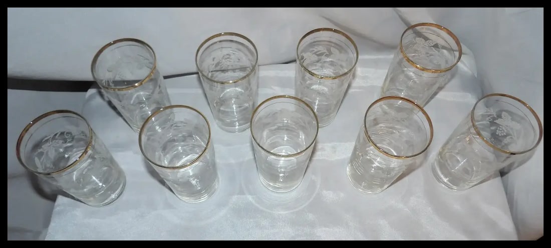 1940’s Bartlett Collins Frosted Grapevine Pitcher and 9 Tumblers - 4