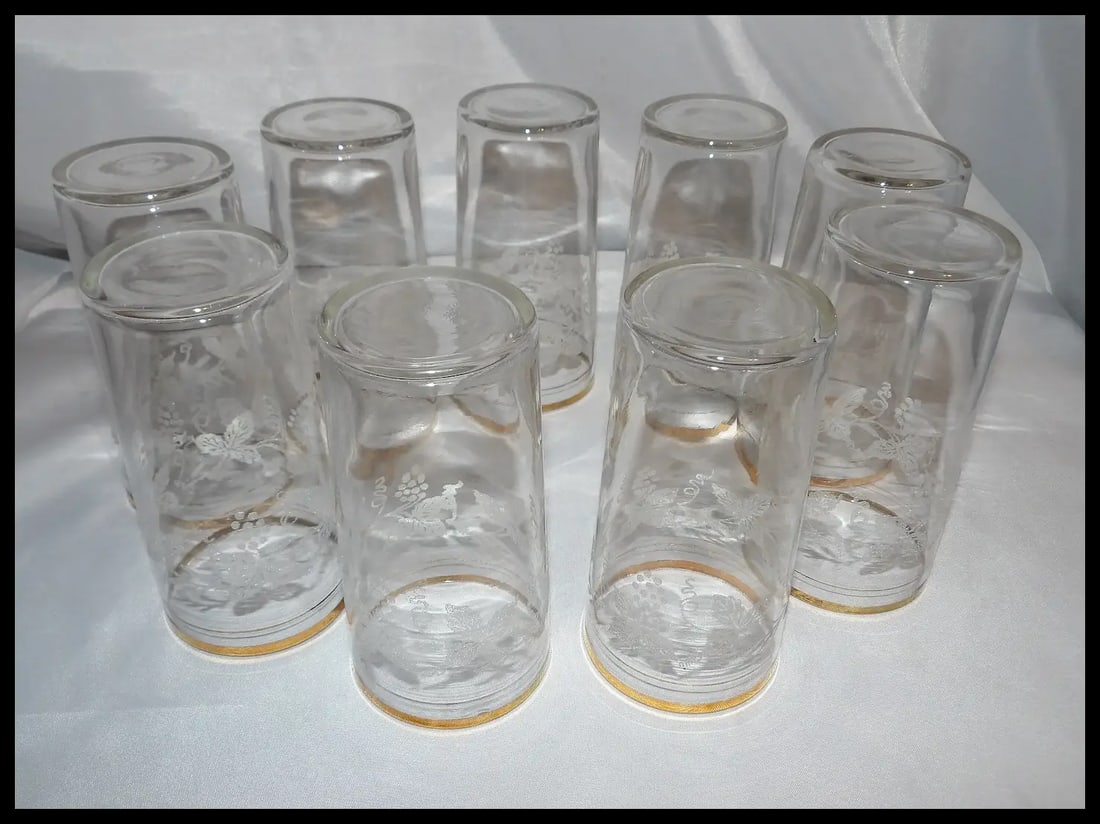 1940’s Bartlett Collins Frosted Grapevine Pitcher and 9 Tumblers - 6