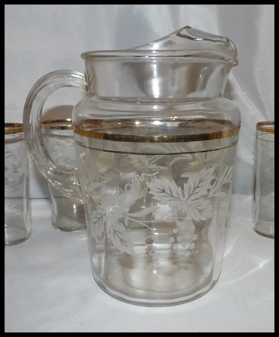 1940’s Bartlett Collins Frosted Grapevine Pitcher and 9 Tumblers - 7