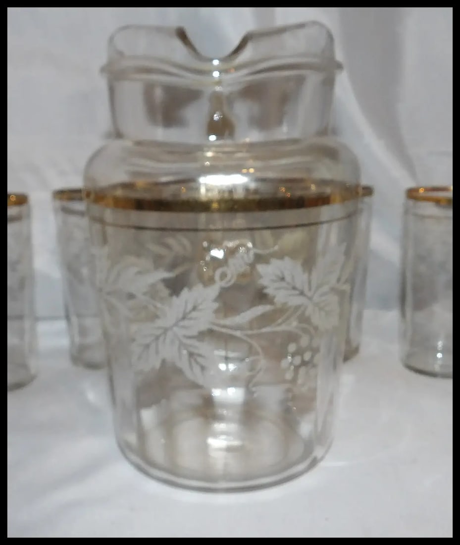 1940’s Bartlett Collins Frosted Grapevine Pitcher and 9 Tumblers - 8