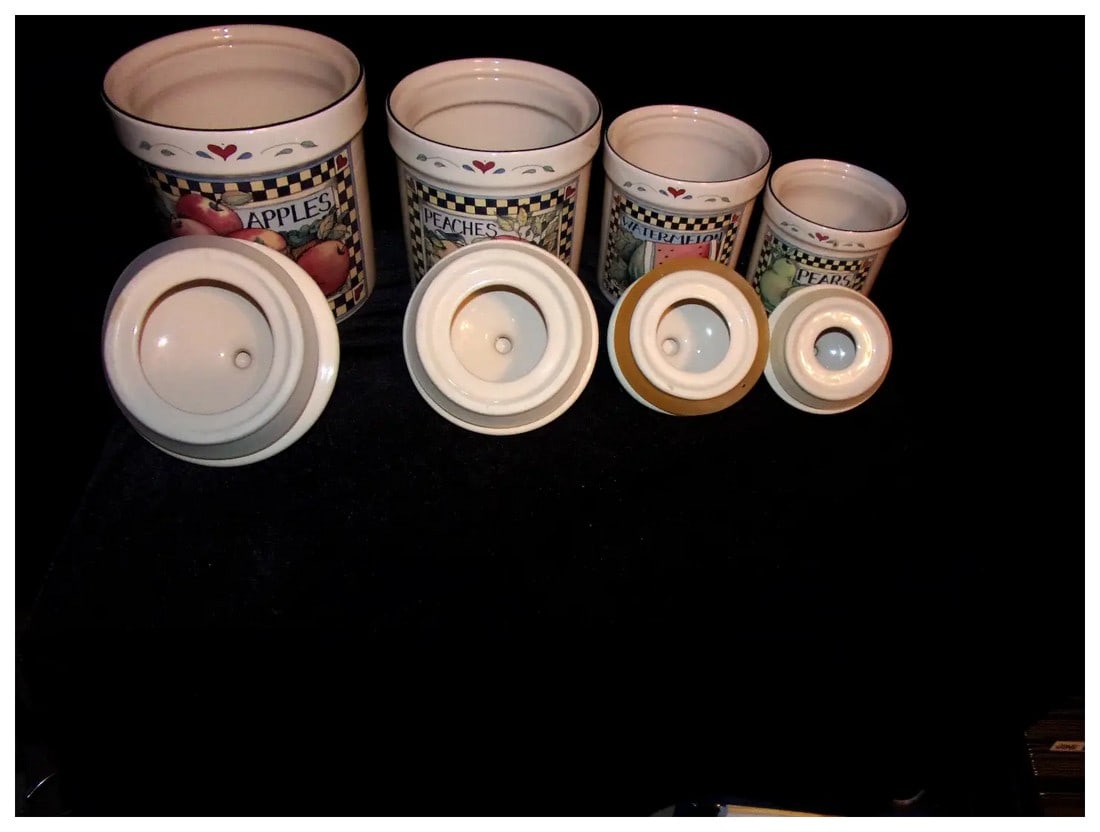 Susan Winget 1980's Fruits & Hearts Set of 4 Canisters & Lids - 8