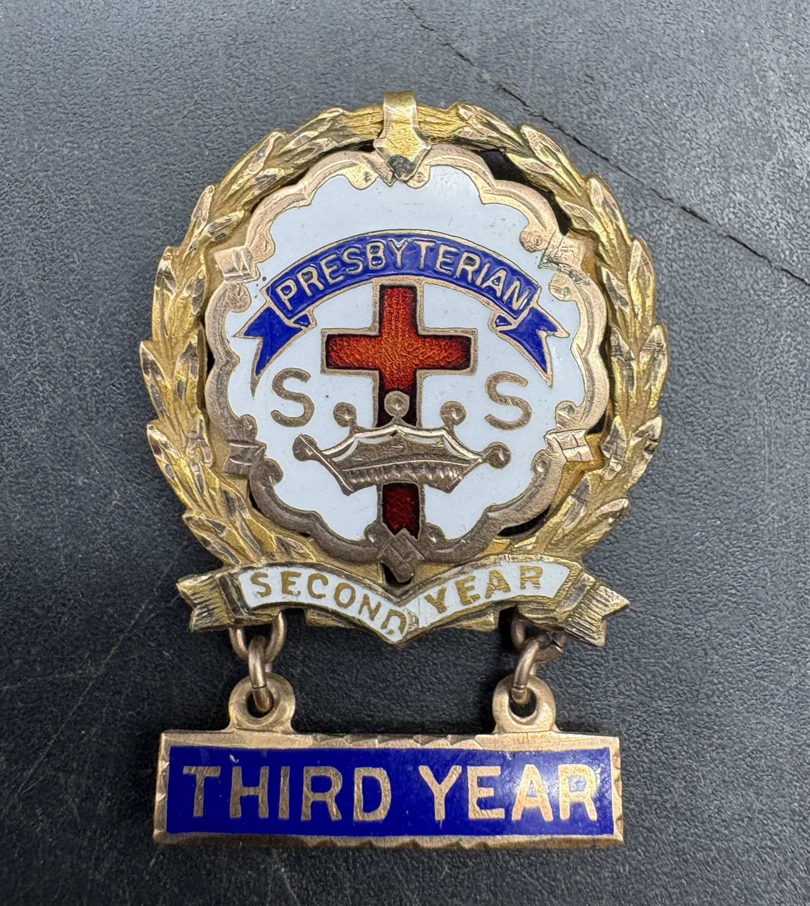 Old Presbyterian Cross & Crown Third Year SS Pin 10K GF Little System: Date/Period: Approx 1950-60'sDimension: Material: mixed materialsAdditional Information: Old Presbyterian Cross & Crown Third Year SS Pin 10K GF Little System Nice 1950 – 60s era 10K