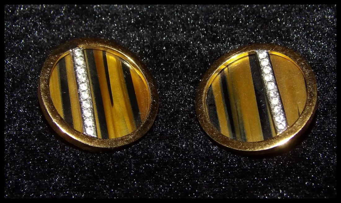 1960s Modernist Signed Trifari Earrings with Tiger’s Eye Gemstones and Rhinestones - 5