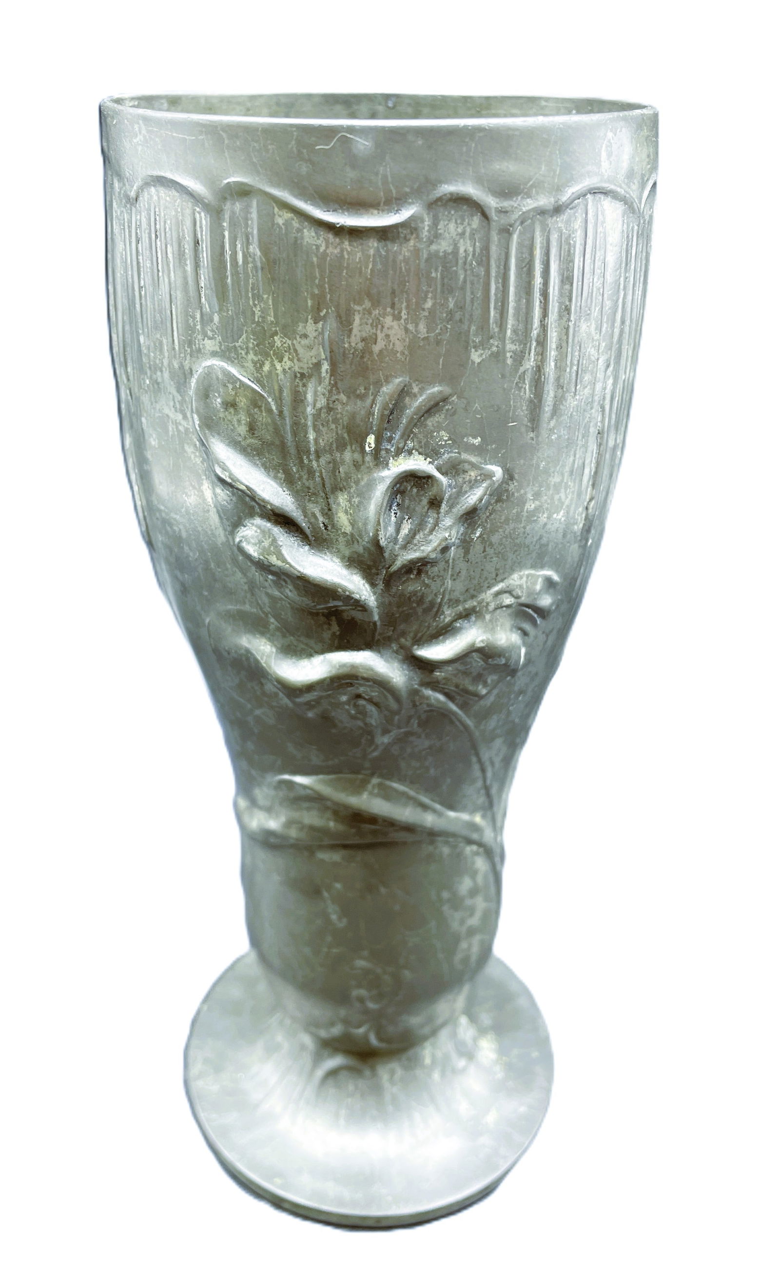 KAYSERZINN German Pewter Vase Parrot Tulips 1896 Jugendstil Art Nouveau: Date/Period: approx. late 1800'sDimension: Approx 8.5 x 3.25"Material: pewterAdditional Information: Beautiful Kayzerzinn pewter vase from the late 1800's Jugendstil Art Nouveau period, designed by