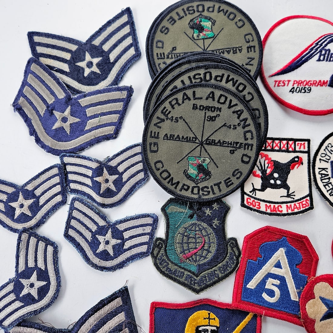 Assorted Vintage and Modern US Military Patches and Pins - 2