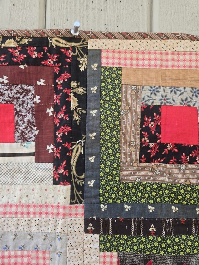 Log Cabin crib quilt - 2