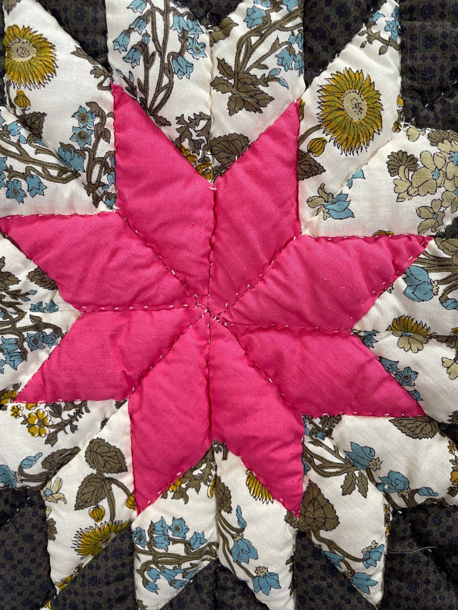 HANDMADE STAR PATTERN QUILT 95" x 80" - 3