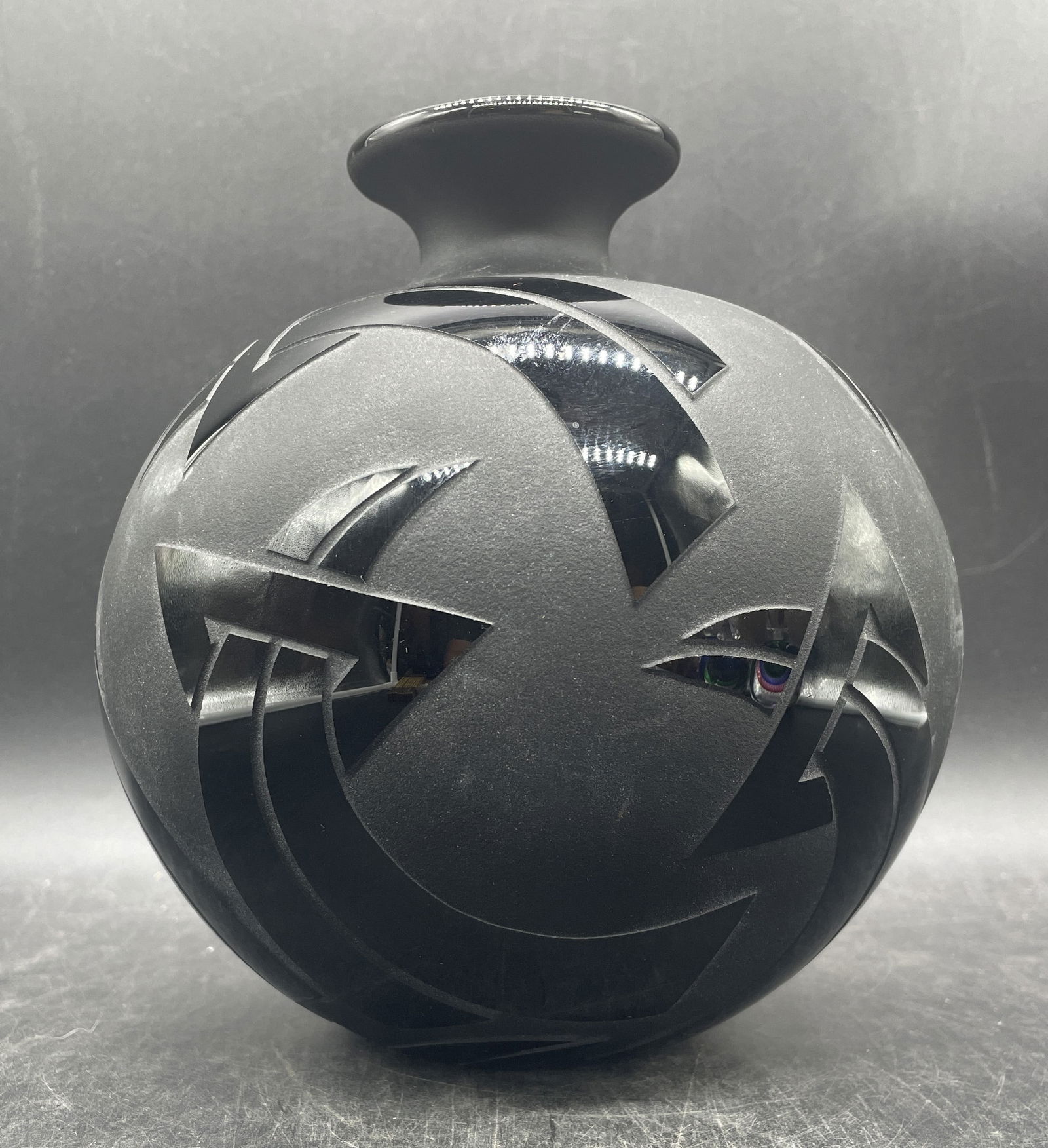 STEVEN CORREIA BLACK VASE SIGNED NUMBERED - 8