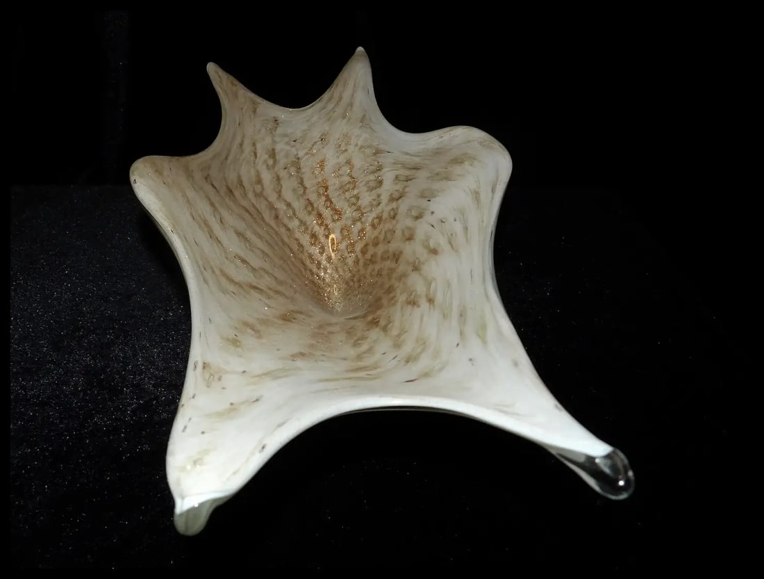 Rare Mid-Century Murano Art Glass Centerpiece White with Gold Aventurine - 4