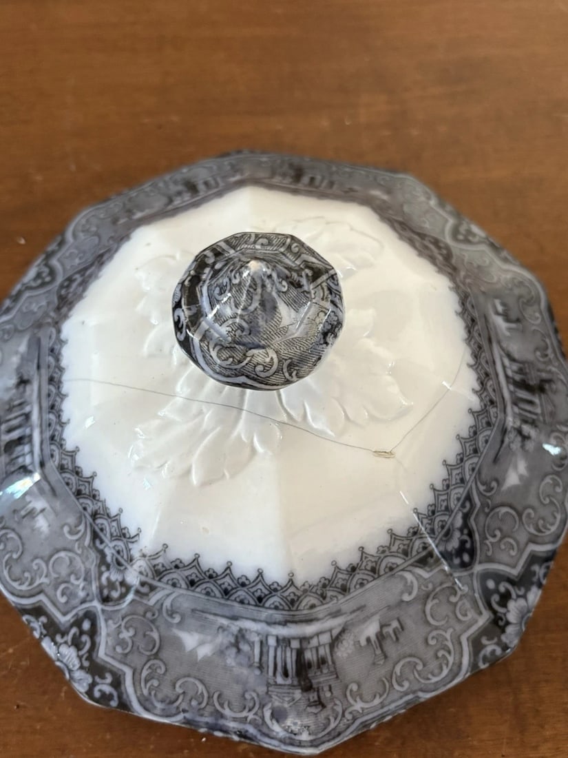 Athens Mulberry Chamber Pot W/ Lid - 5