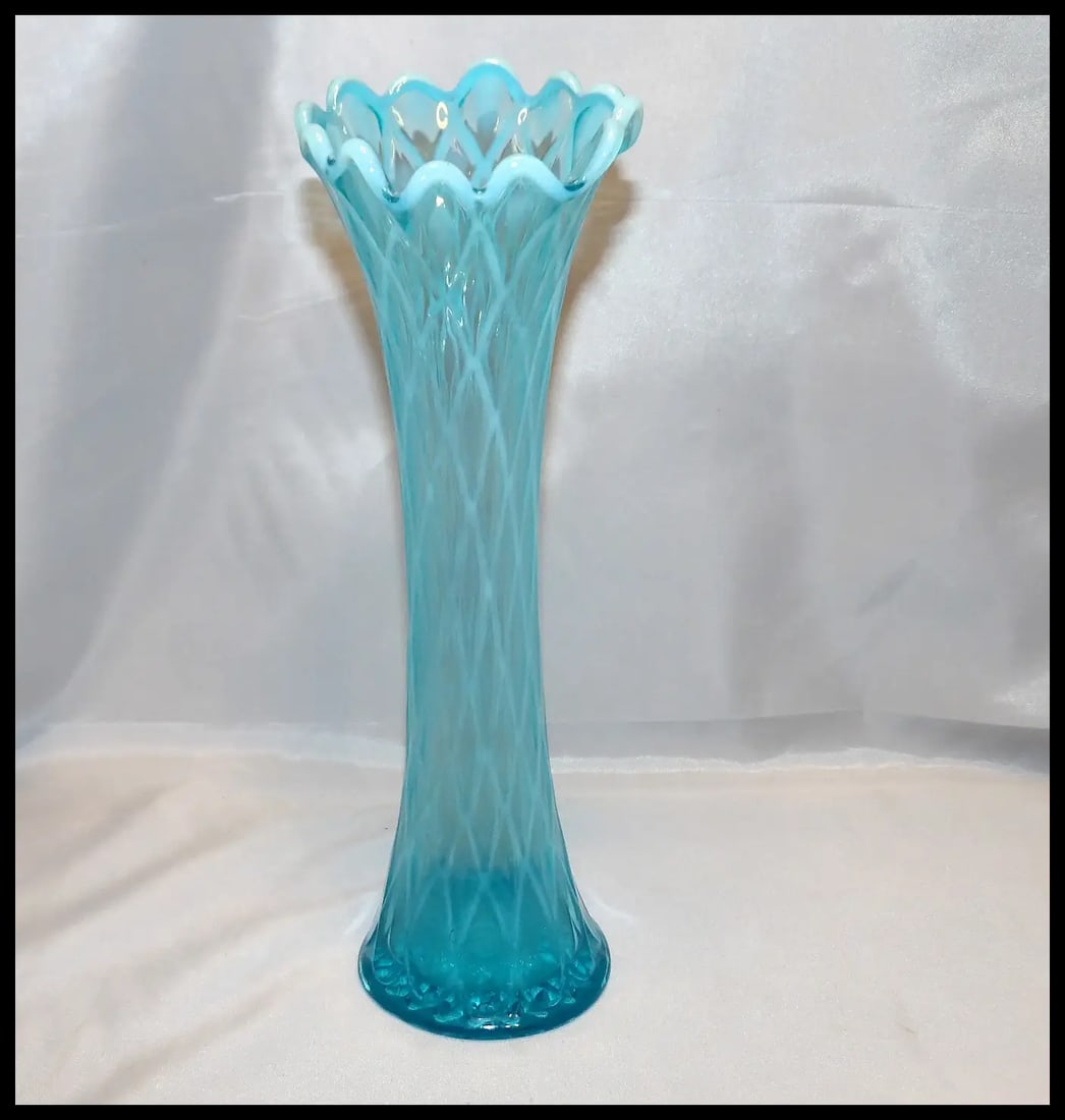Jefferson Opalescent Diamond and Thumbprint Scalloped MCM Stretch Vase - 2