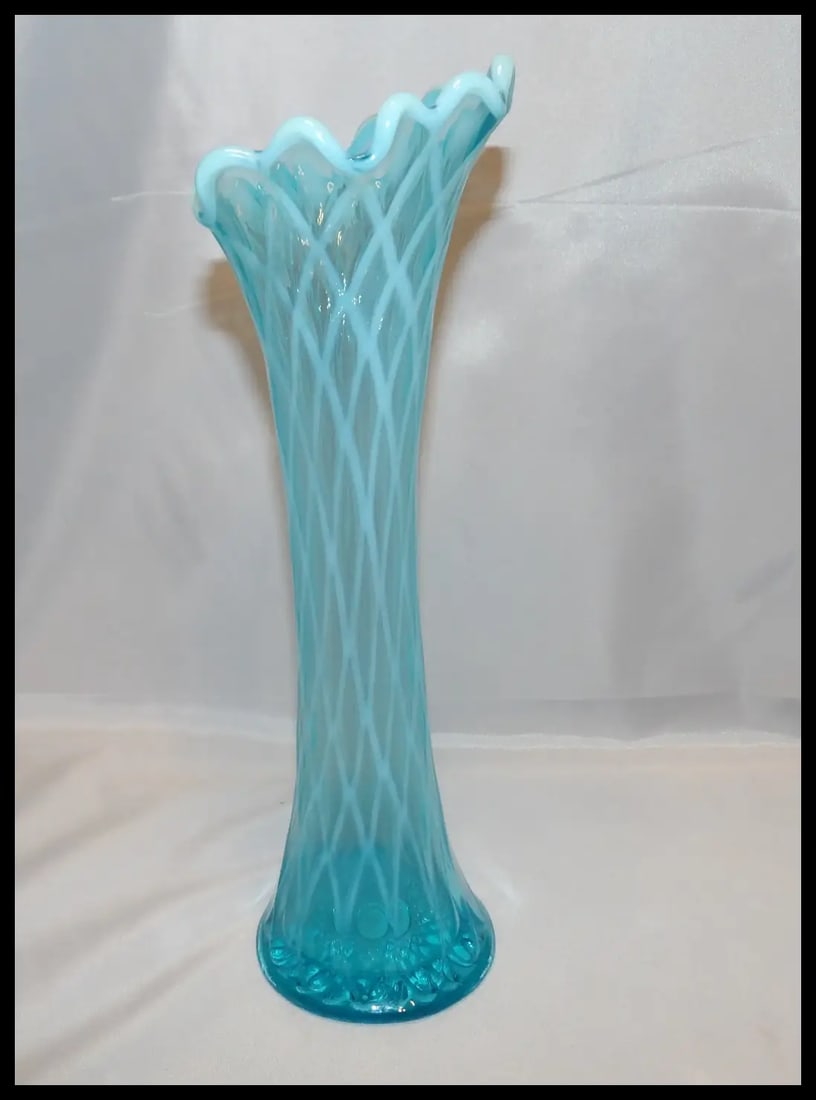 Jefferson Opalescent Diamond and Thumbprint Scalloped MCM Stretch Vase - 3