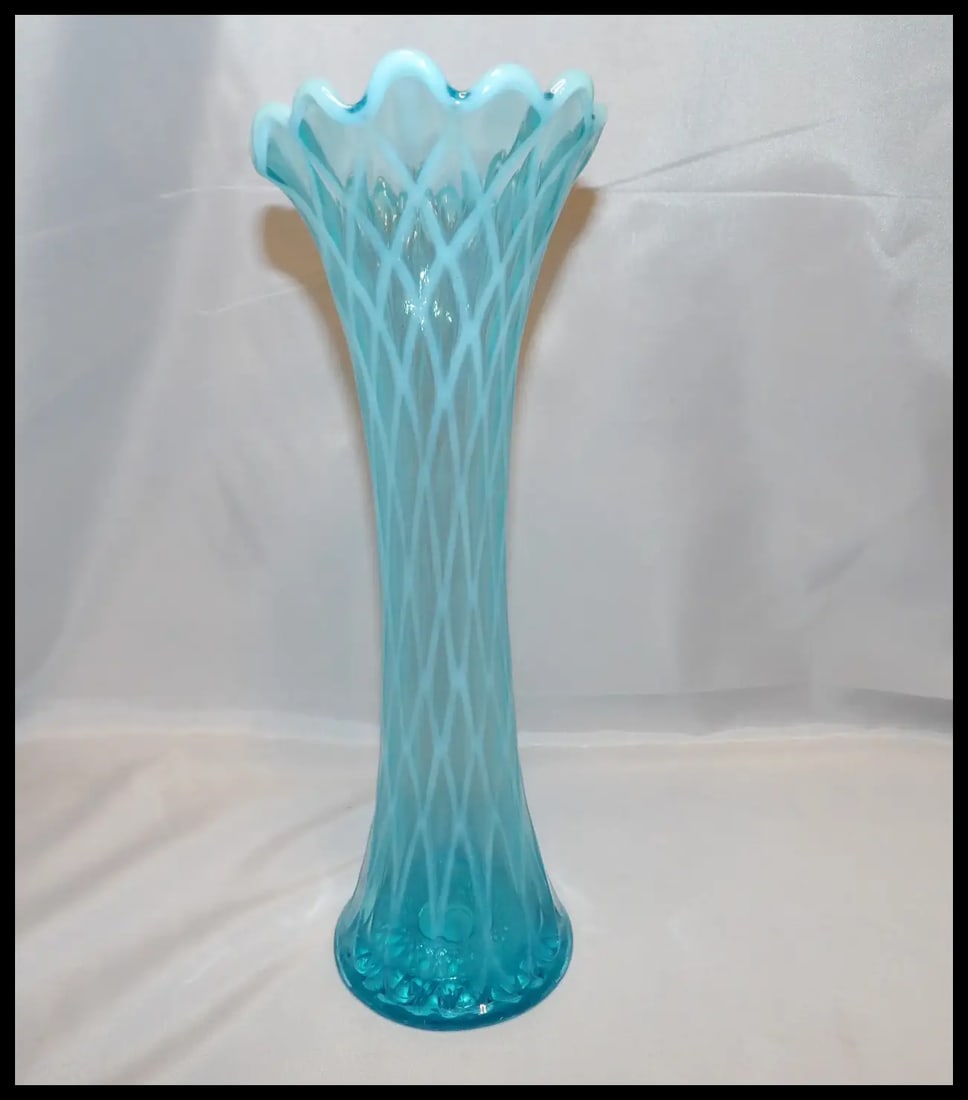 Jefferson Opalescent Diamond and Thumbprint Scalloped MCM Stretch Vase - 4