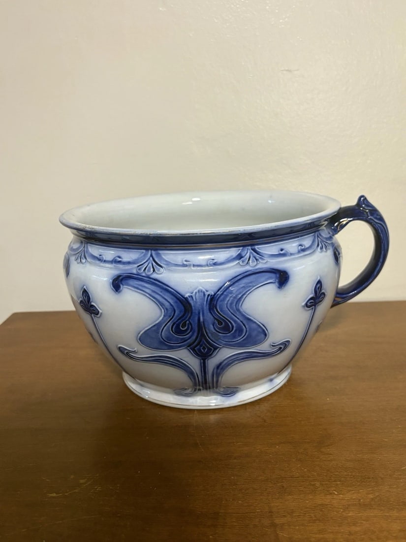 Flow Blue Chamber Pot - 2