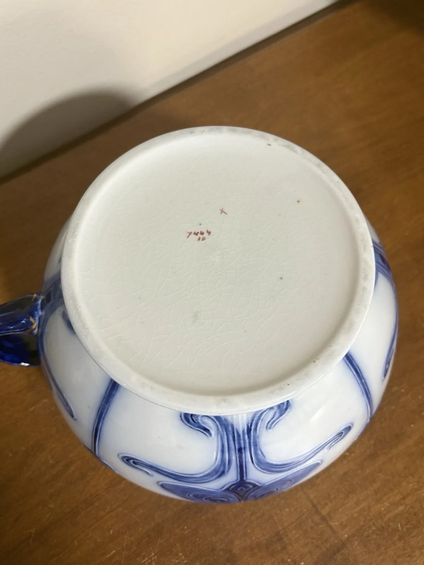 Flow Blue Chamber Pot - 4