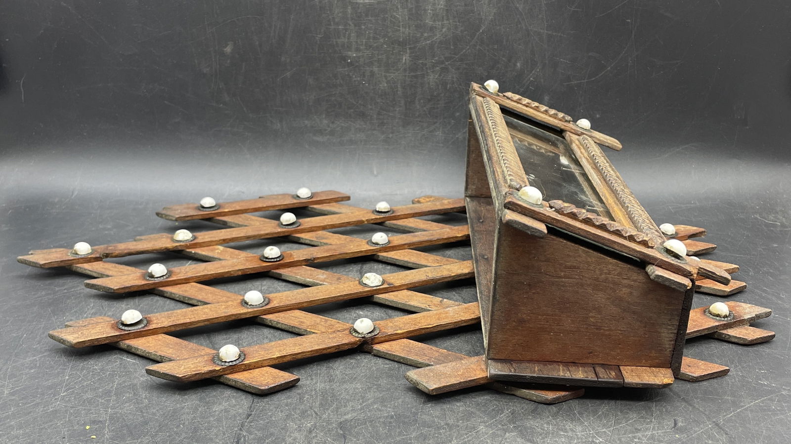 Vintage Wood Tramp Art Butler Wall Mount Rack Holder with Glass Front - 5