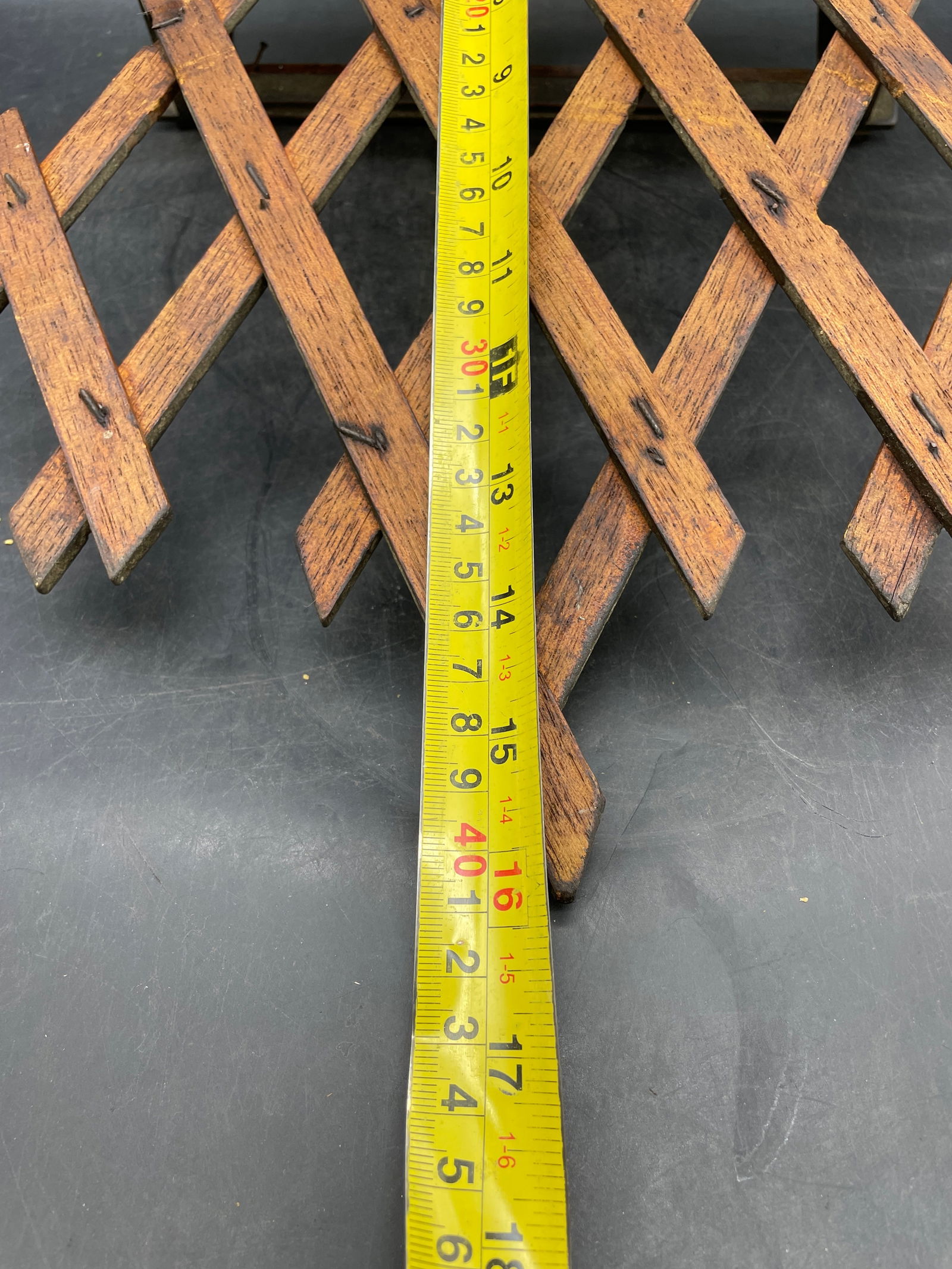 Vintage Wood Tramp Art Butler Wall Mount Rack Holder with Glass Front - 7