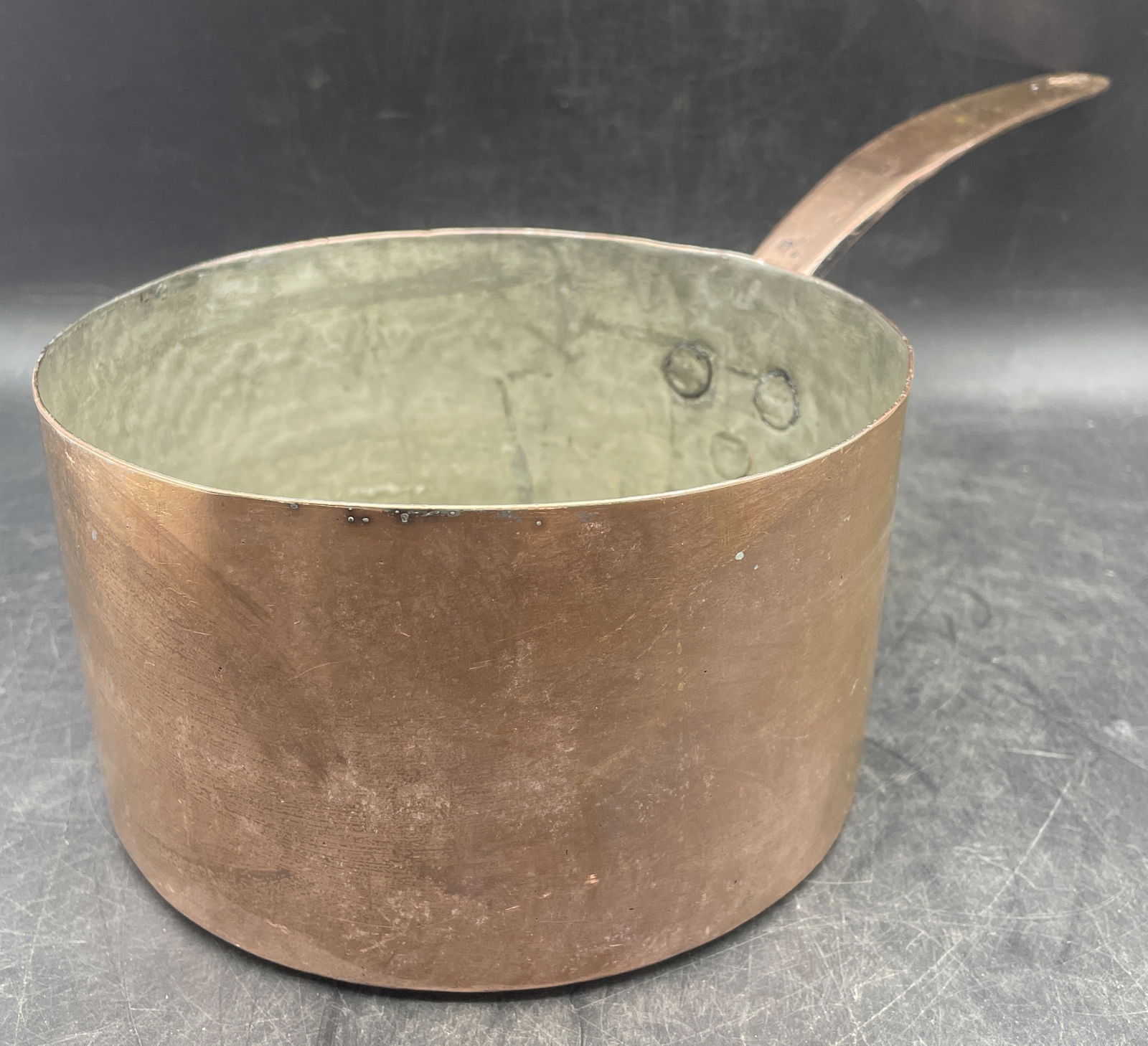 Large hand forged copper pot. Marked 55. Capacity 2 quarts. (1 of 8)