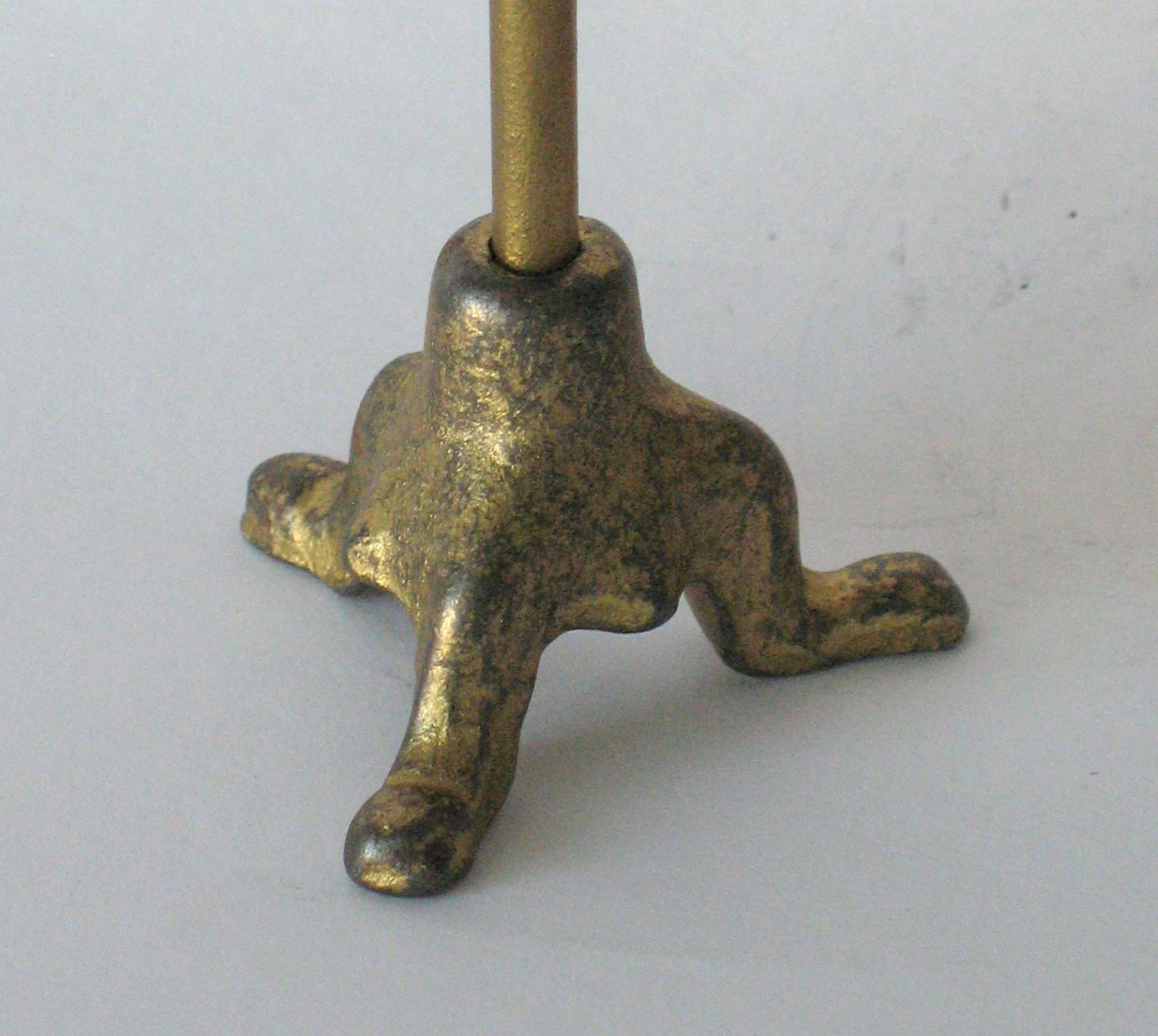 Vintage deck flag with cast iron base. - 3