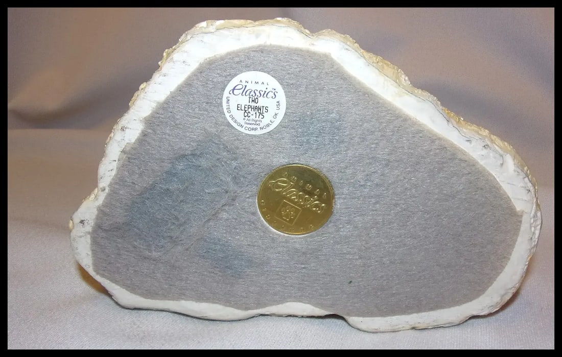 1987 United Design corp. Nobel OK. Large African Elephant Statue with Babies - 14