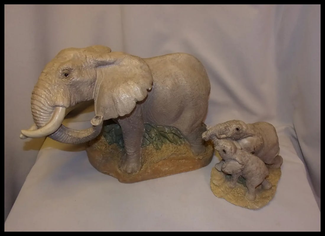 1987 United Design corp. Nobel OK. Large African Elephant Statue with Babies - 15