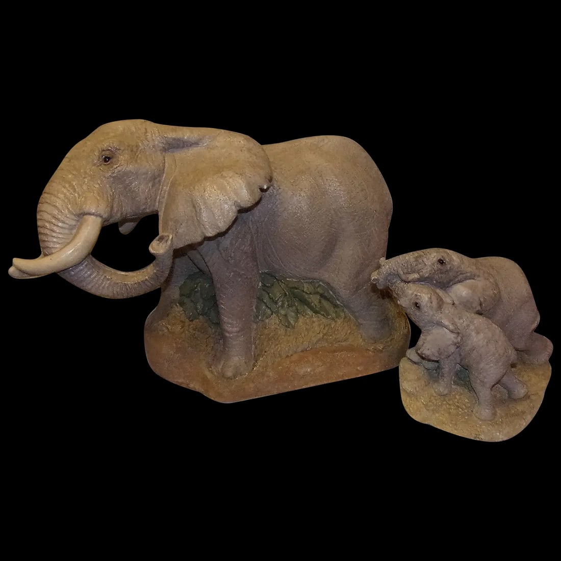 1987 United Design corp. Nobel OK. Large African Elephant Statue with Babies (1 of 15)