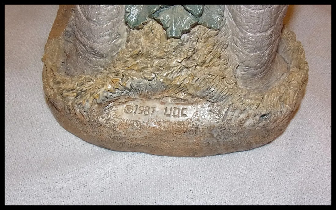 1987 United Design corp. Nobel OK. Large African Elephant Statue with Babies - 7