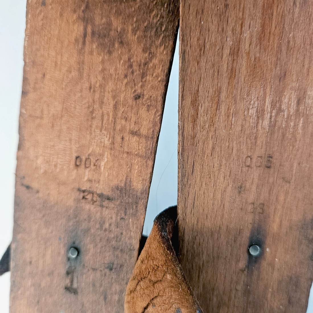 Vintage Traditional Dutch Frisian Wooden Ice Skates with Metal Blades and Leather Straps. - 7