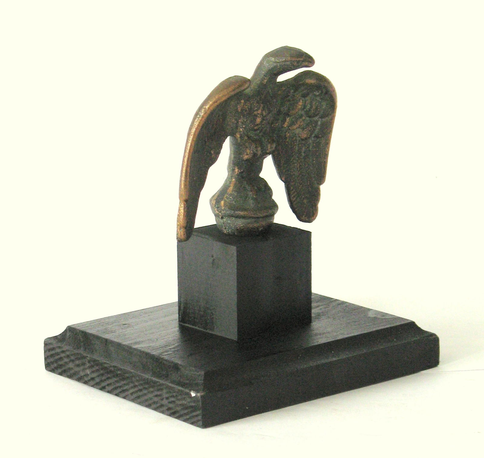 Antique cast brass eagle paper weight. - 2