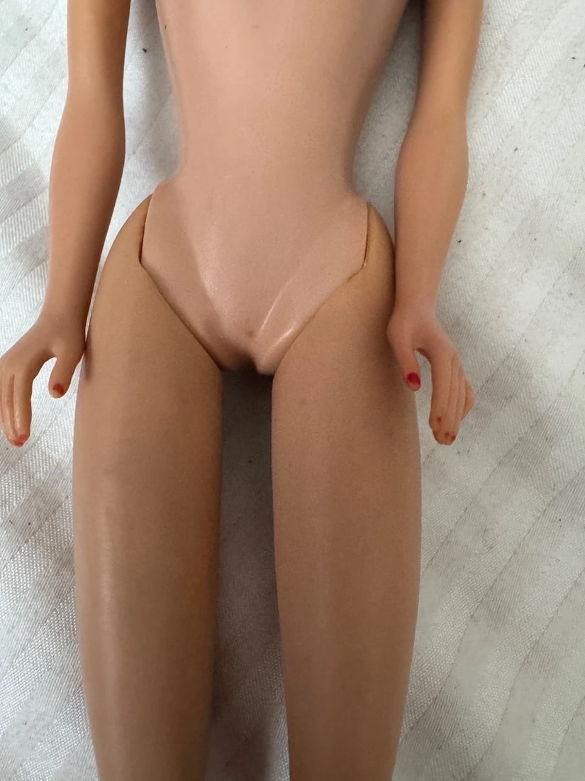 Vintage Barbie early Brunette Ponytail. Mattel - 12