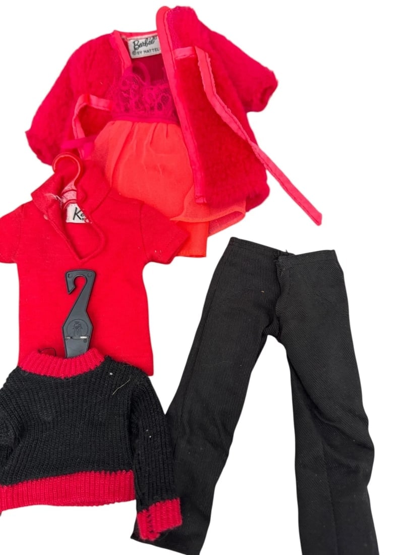 Vintage 1969 Mattel Barbie 1867 Dreams In Red Fur Robe Nightgown plus KEN items (1 of 14)