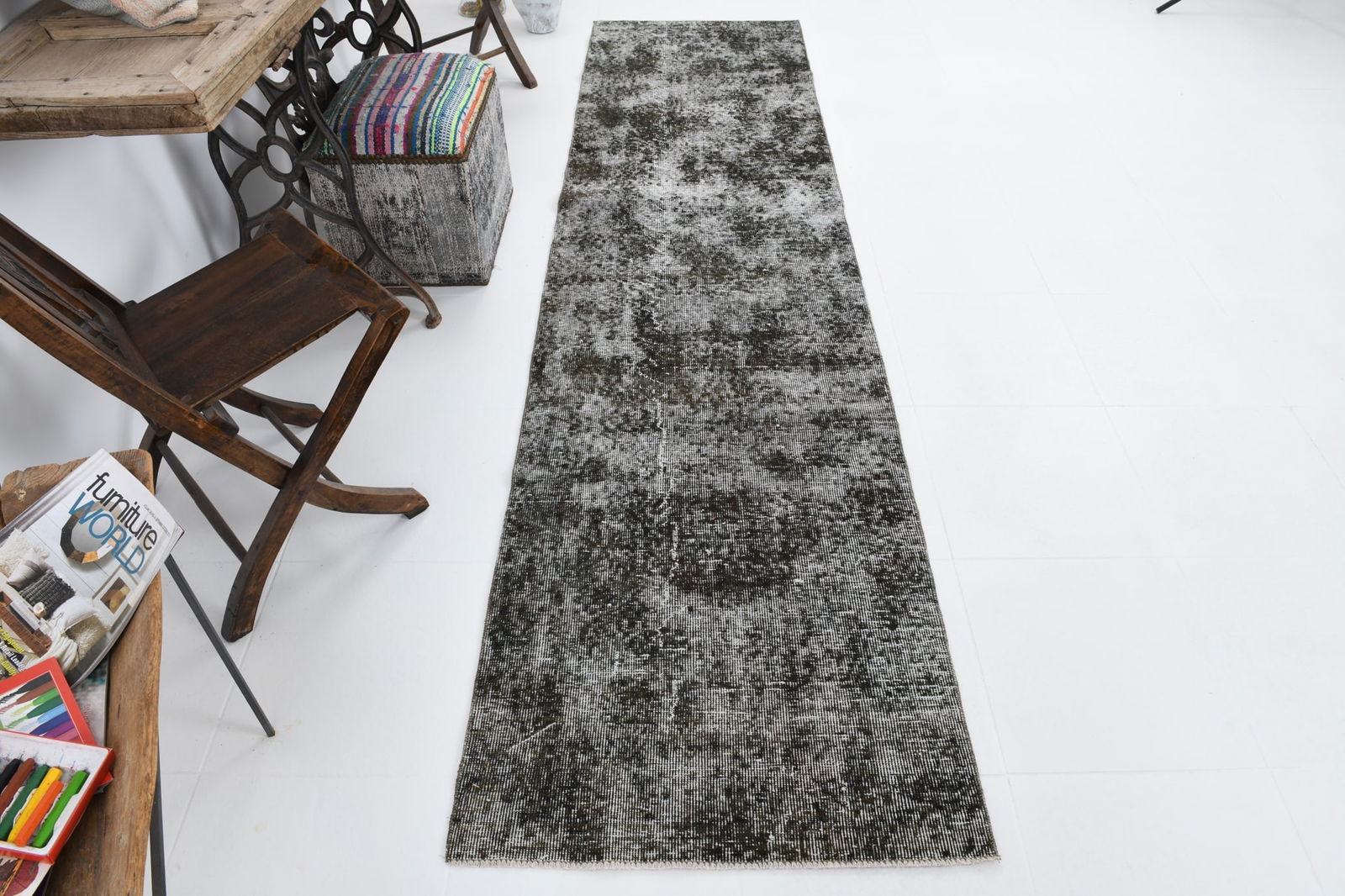 2'6'' x 10'0'' Handmade Vintage Wool Rug - 7105 - 9