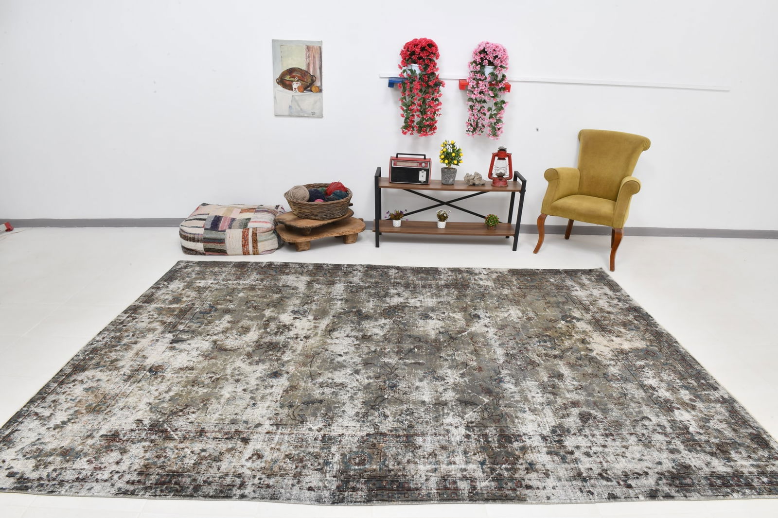 7'6'' x 10'11'' Handmade Vintage Wool Rug - 22256 - 2