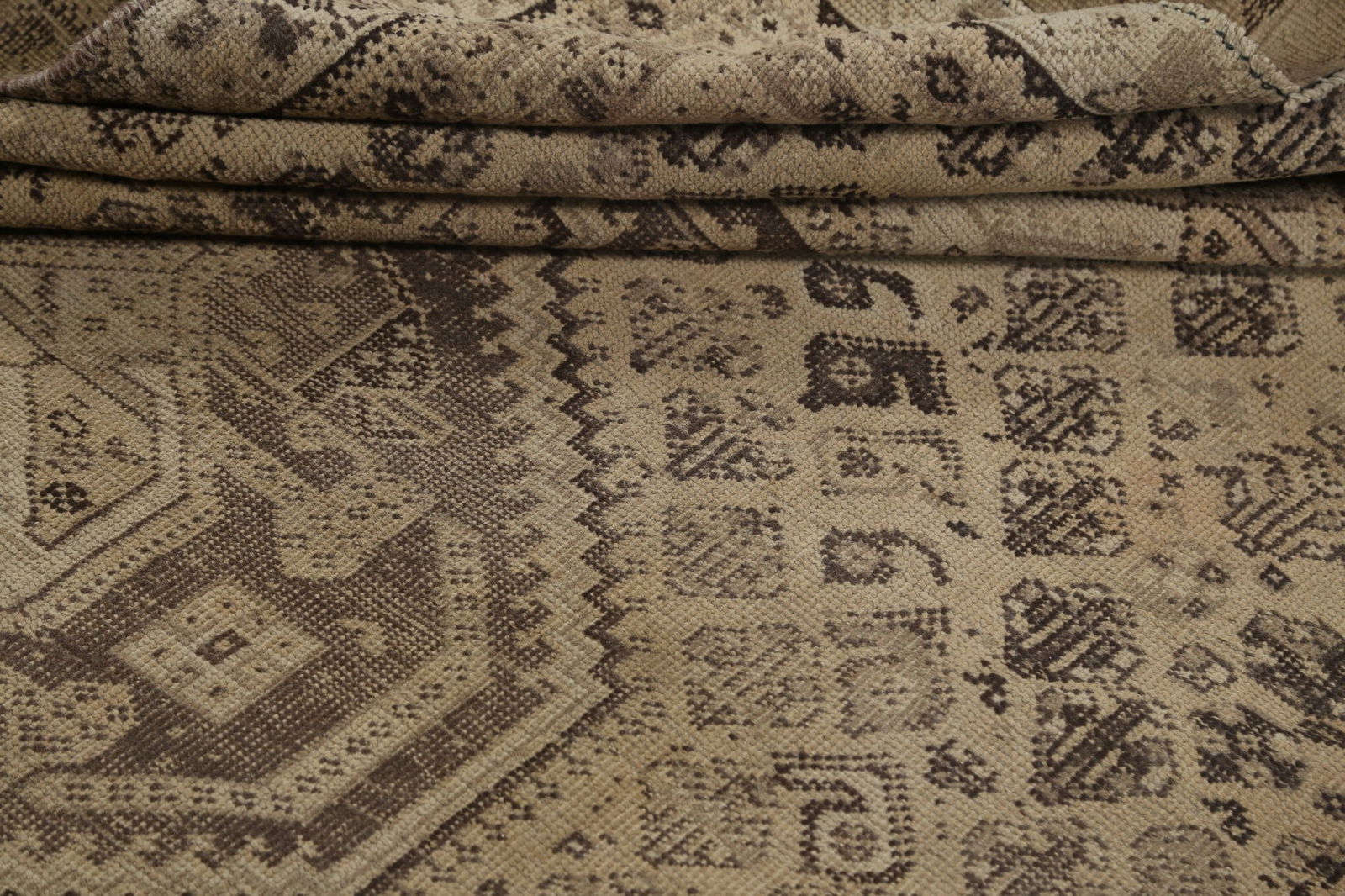 Antique Shiraz Persian Wool Rug 6x9 - 14