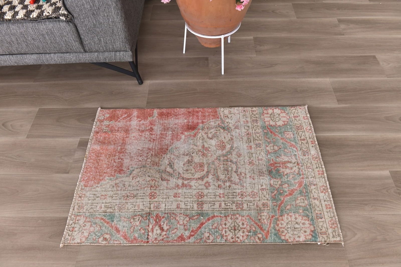 2'3'' x 3'5'' Turkish Vintage Runner Rug - 25031: Title: 2'3'' x 3'5'' Turkish Vintage Runner Rug - 25031 Description:2'3'' x 3'5'' Turkish Vintage Runner Rug - 25031 Origin:Turkiye Date/Period:1960-90 Materials:Wool,Cotton Dimension:2'3''x3'5'' ft,