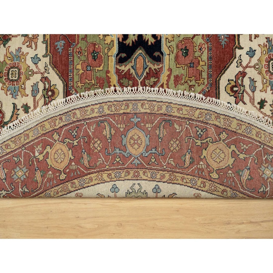 Seashell White Antiqued Fine Heriz Re-Creation Hand Knotted Wool Rug - 4