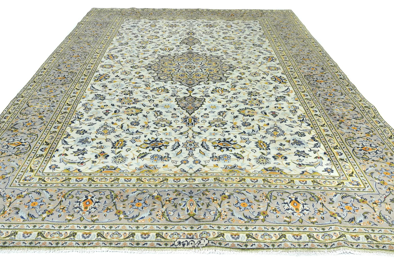 Vintage Cream Traditional Floral 8X11 Kashan Persian Rug - 8