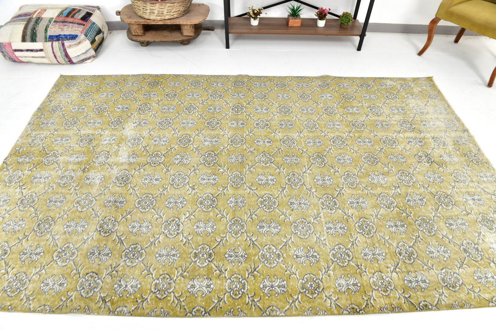 5'10'' x 9'7'' Turkish Vintage Runner Rug - 24639 - 3