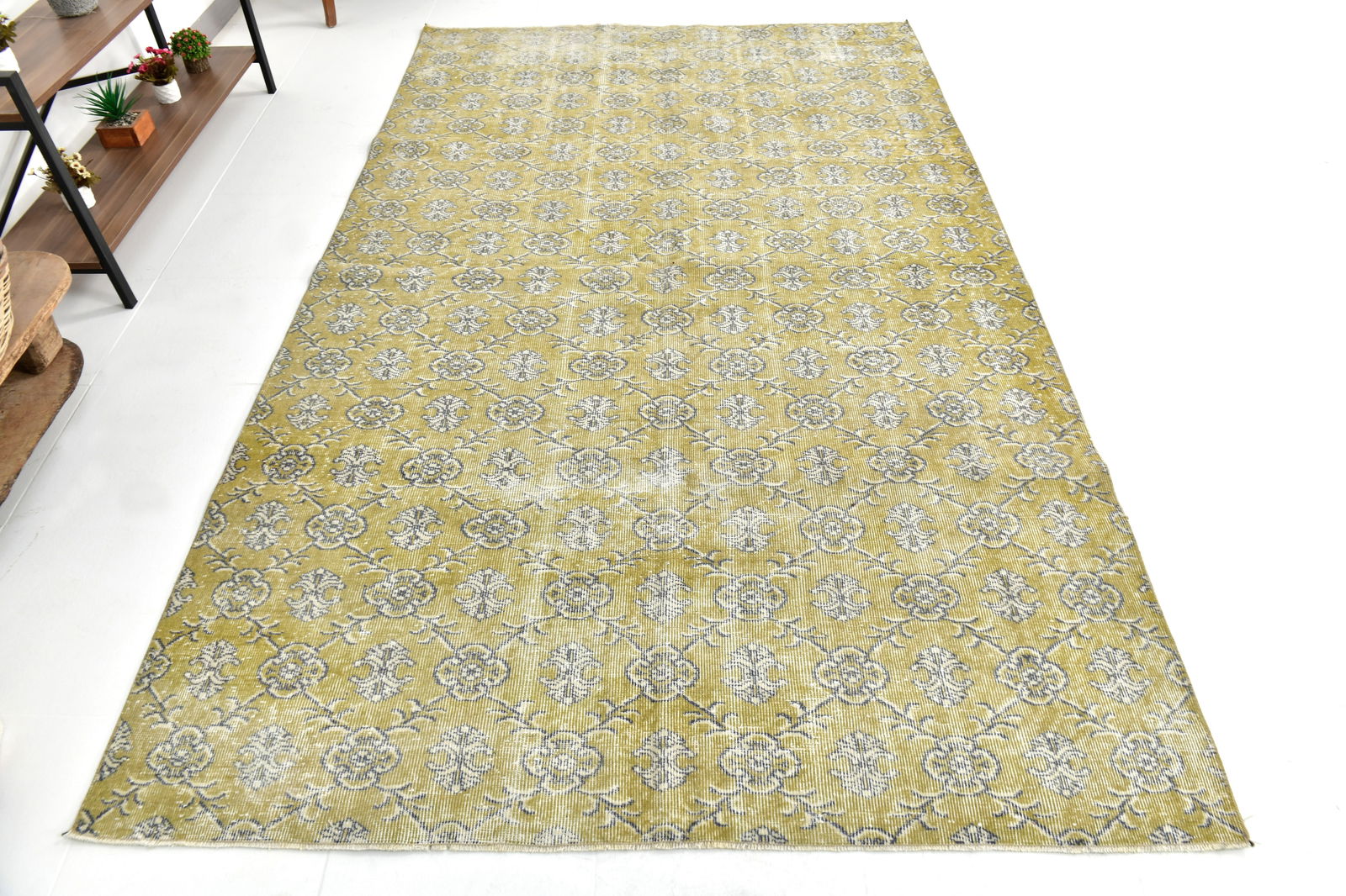 5'10'' x 9'7'' Turkish Vintage Runner Rug - 24639 - 5